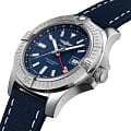 Breitling Breitling Avenger Automatic GMT 45 A32395101C1X2  наручные мужские часы фото под углом.
