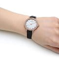 Emporio Armani Emporio Armani Cleo AR11485  итальянские женские часы на браслете кожаный боковой вид
