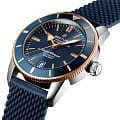 Breitling Breitling Superocean Heritage B20 Automatic 42 UB2010161C1S1  наручные мужские часы фото под углом.